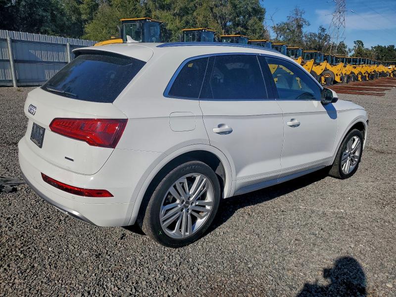 Фото 3 - AUDI Q5