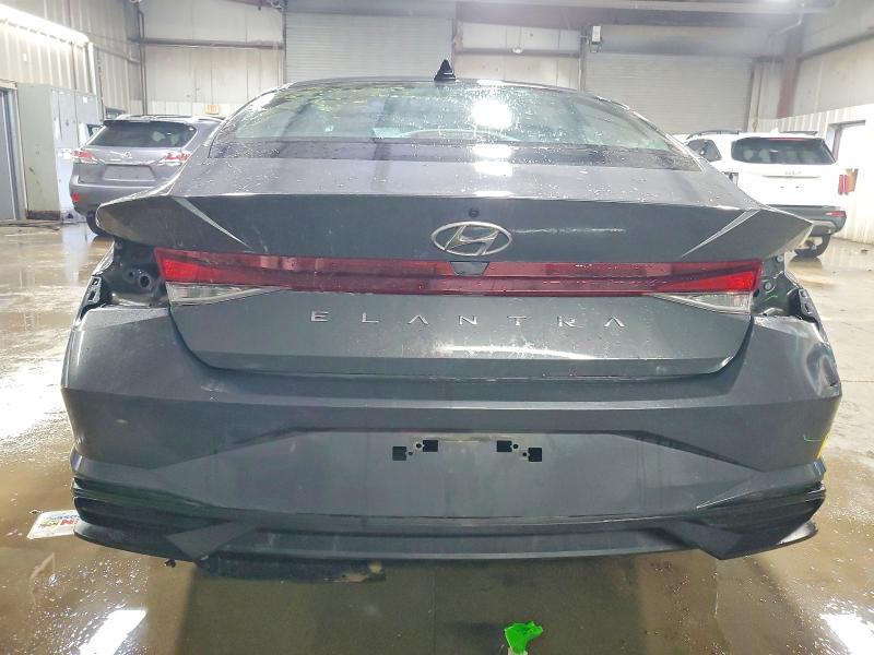Фото 6 - HYUNDAI ELANTRA