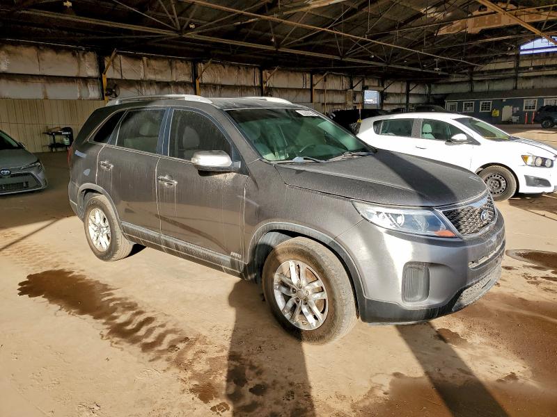 Фото 4 - KIA SORENTO
