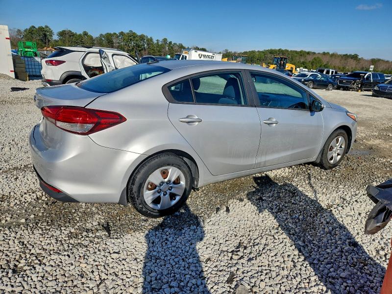 Фото 3 - KIA FORTE