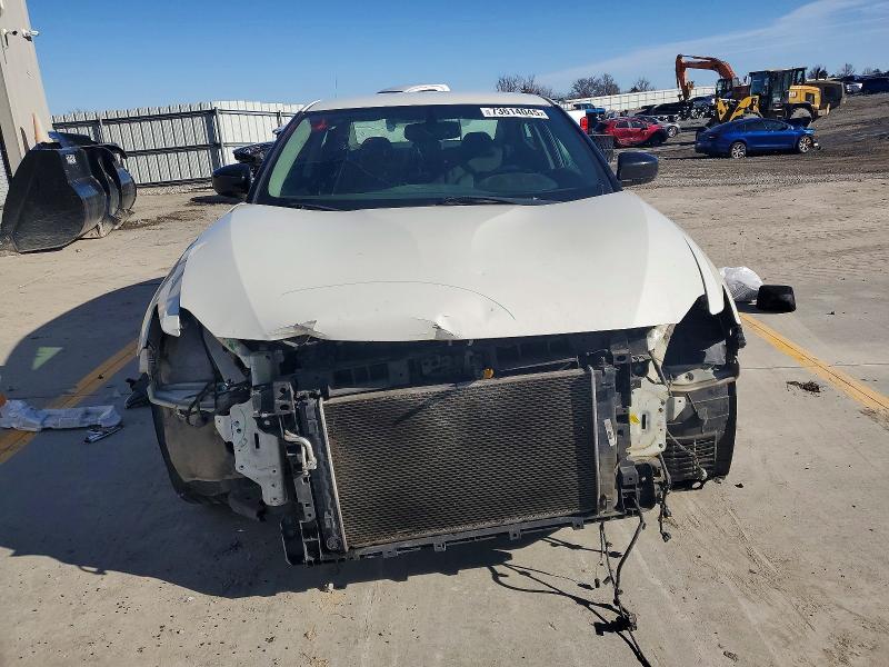 Фото 5 - NISSAN MAXIMA