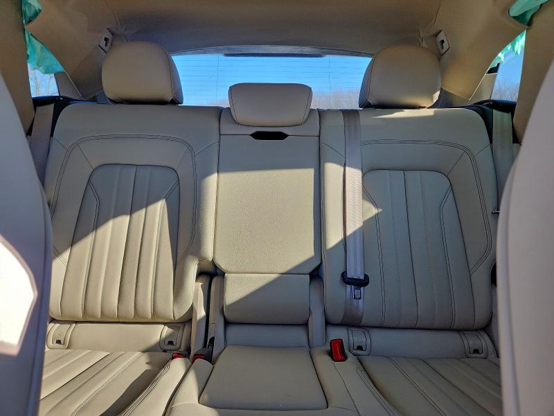 Фото 10 - AUDI Q5