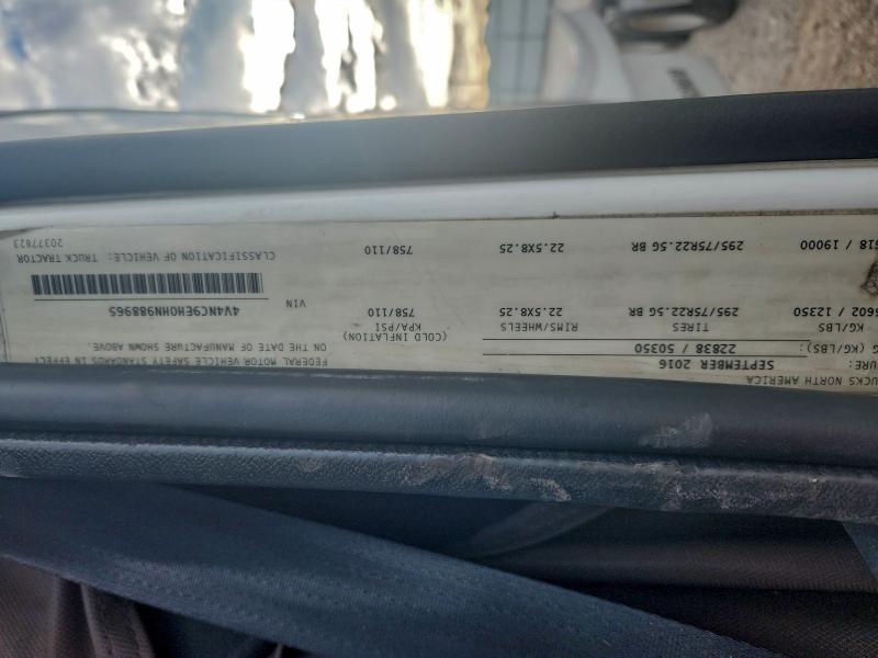 Фото 10 - VOLVO VN