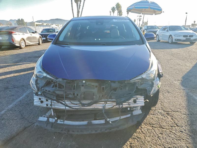 Фото 5 - TOYOTA PRIUS