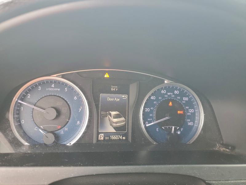 Фото 9 - TOYOTA CAMRY