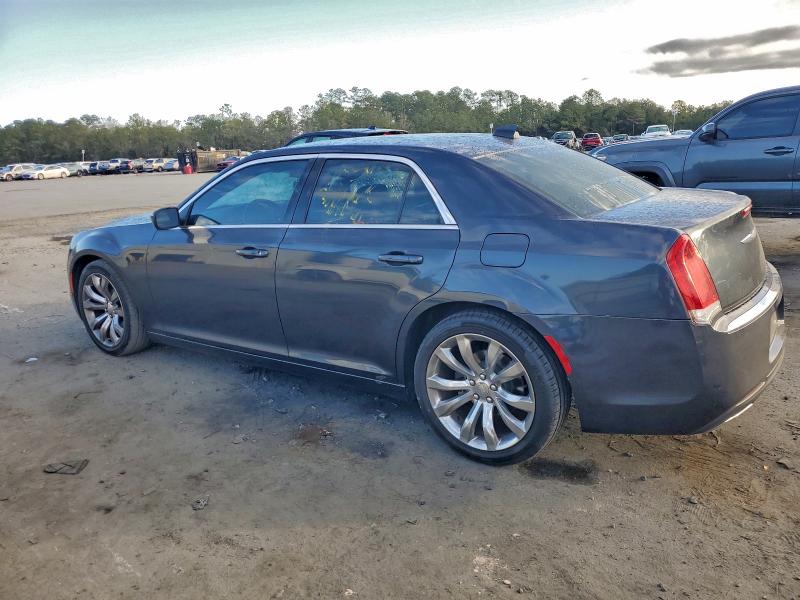 Фото 2 - CHRYSLER 300