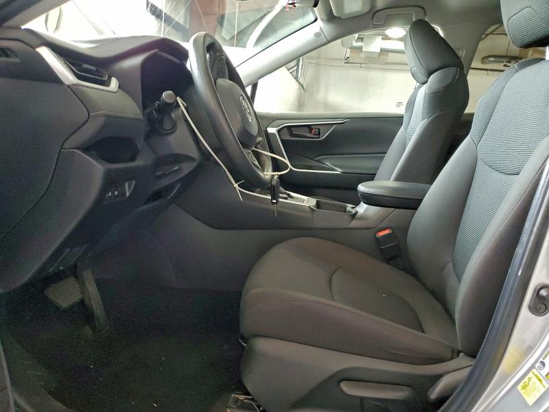 Фото 7 - TOYOTA RAV4