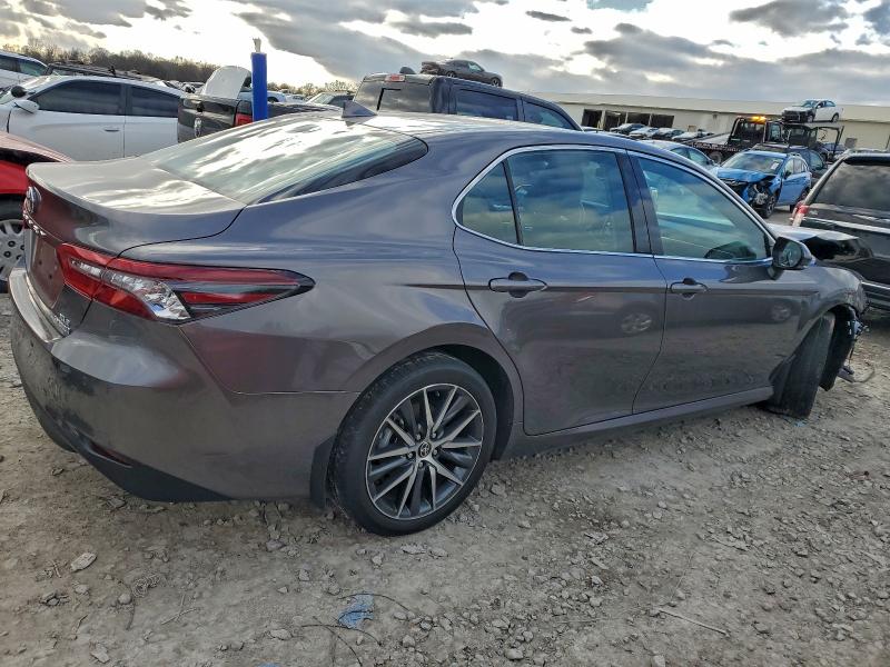 Фото 3 - TOYOTA CAMRY