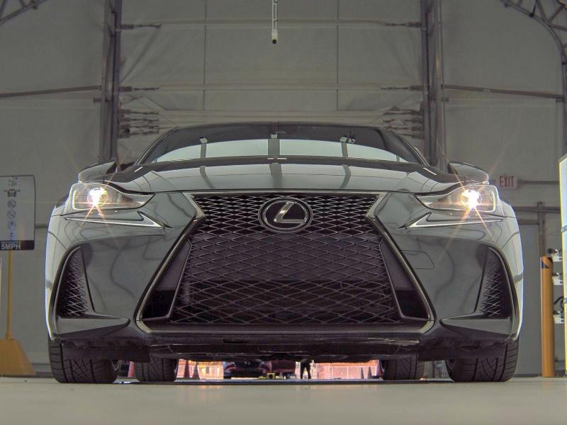 Фото 14 - LEXUS IS