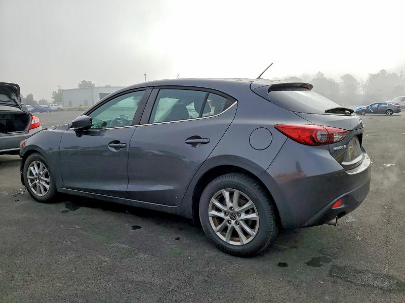 Фото 2 - MAZDA 3