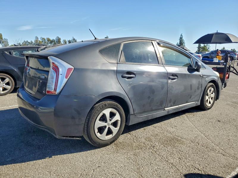 Фото 3 - TOYOTA PRIUS