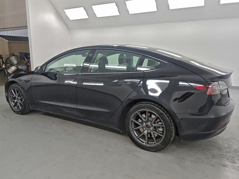 Фото 2 - TESLA MODEL 3