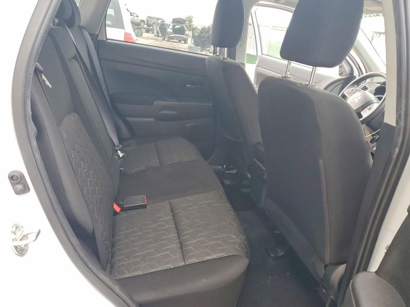 Фото 11 - MITSUBISHI OUTLANDER