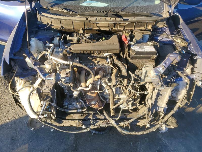 Фото 11 - NISSAN ROGUE