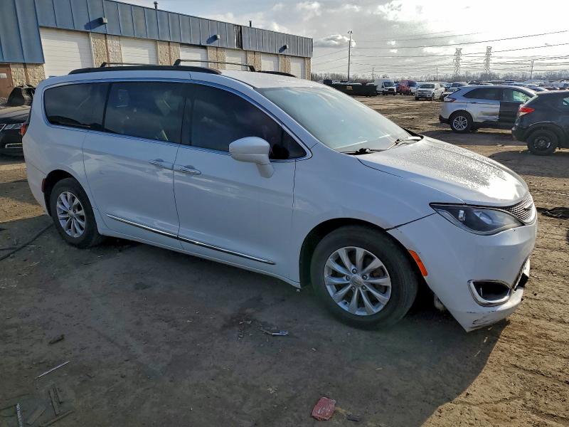 Фото 4 - CHRYSLER PACIFICA