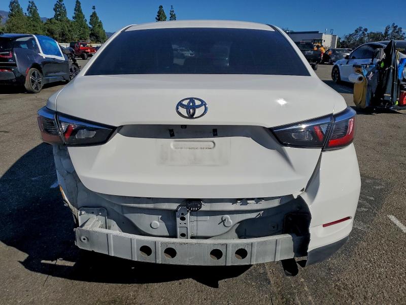 Фото 6 - TOYOTA YARIS