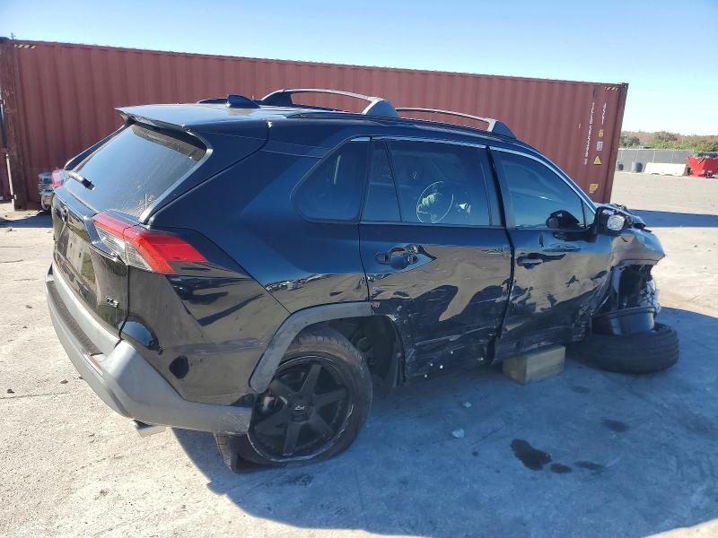 Фото 3 - TOYOTA RAV4