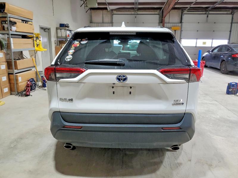 Фото 6 - TOYOTA RAV4