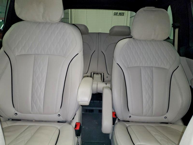 Фото 10 - BMW X7