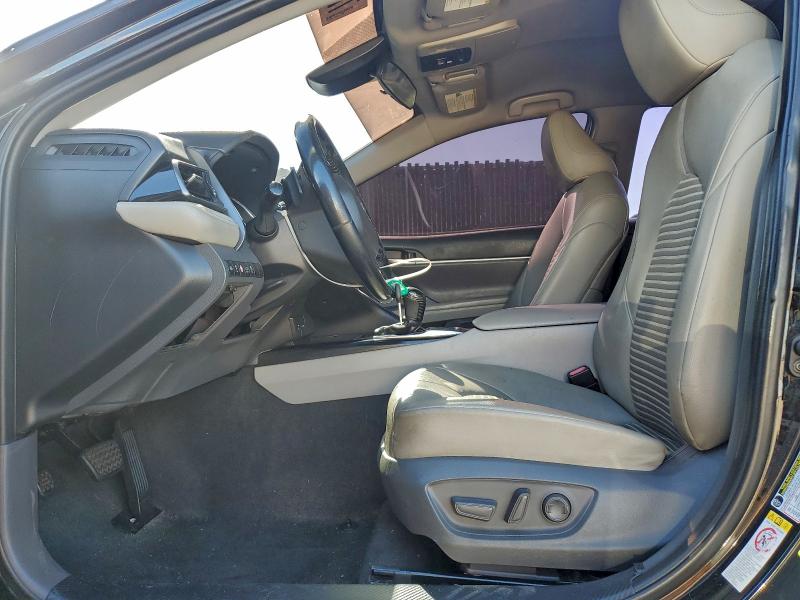 Фото 7 - TOYOTA CAMRY