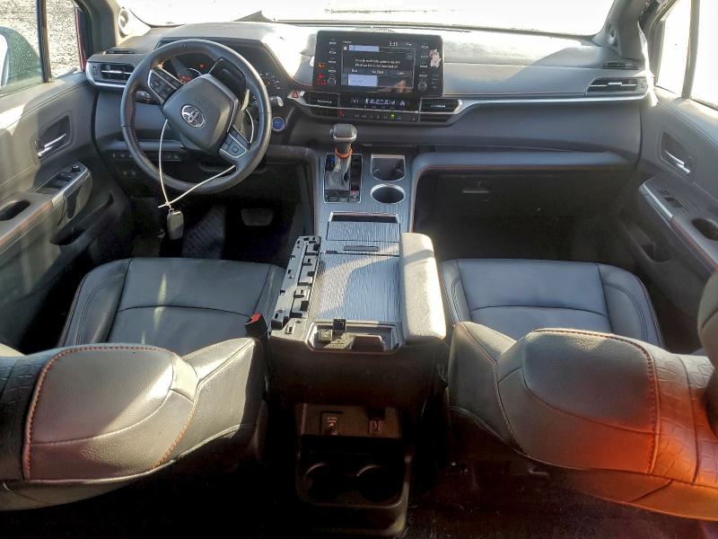 Фото 8 - TOYOTA SIENNA