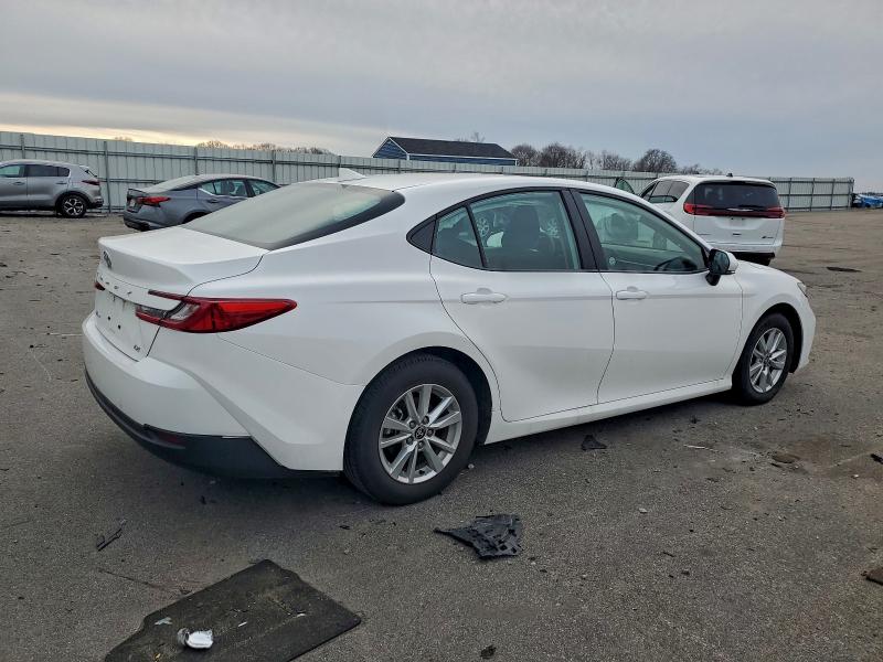 Фото 3 - TOYOTA CAMRY