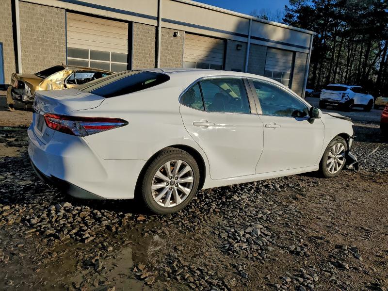 Фото 3 - TOYOTA CAMRY