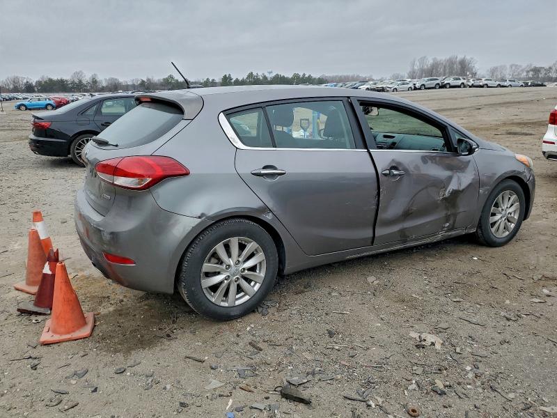 Фото 3 - KIA FORTE