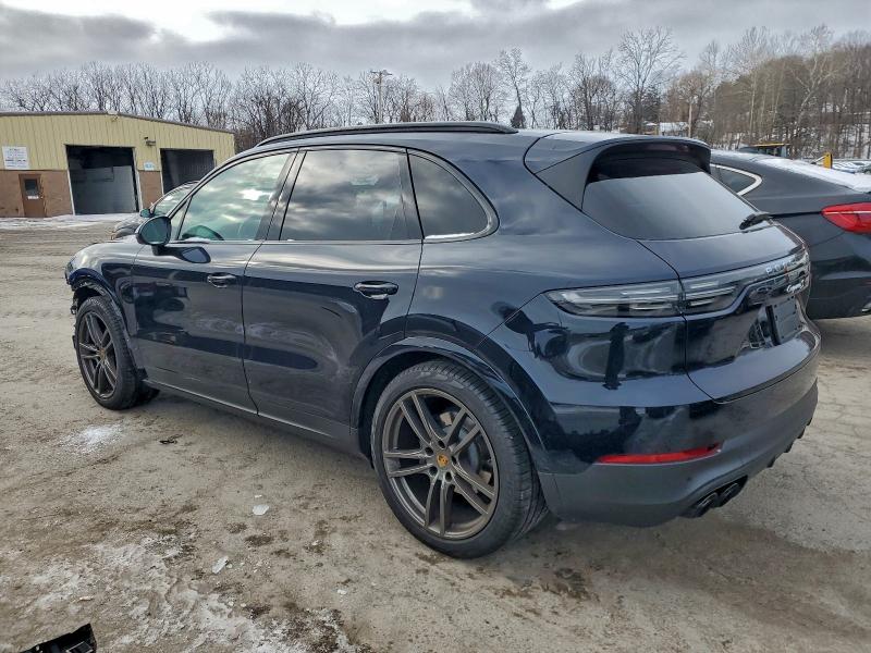 2021 PORSCHE CAYENNE