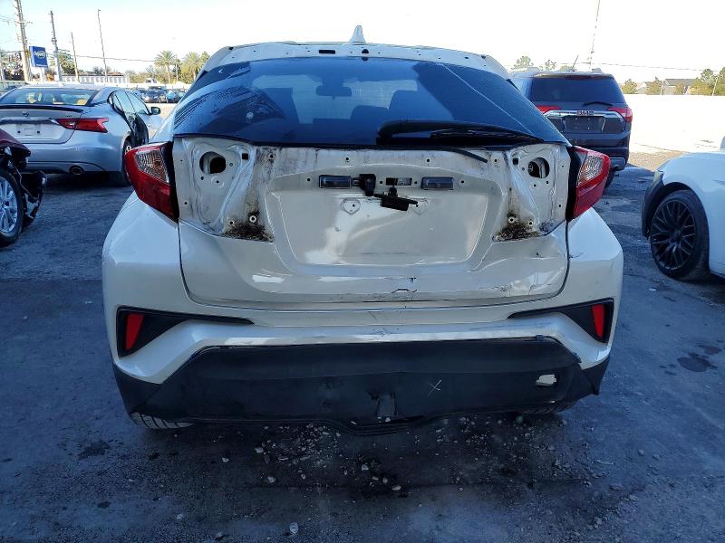 Фото 6 - TOYOTA C-HR