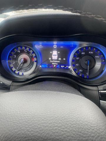 Фото 8 - CHRYSLER 300