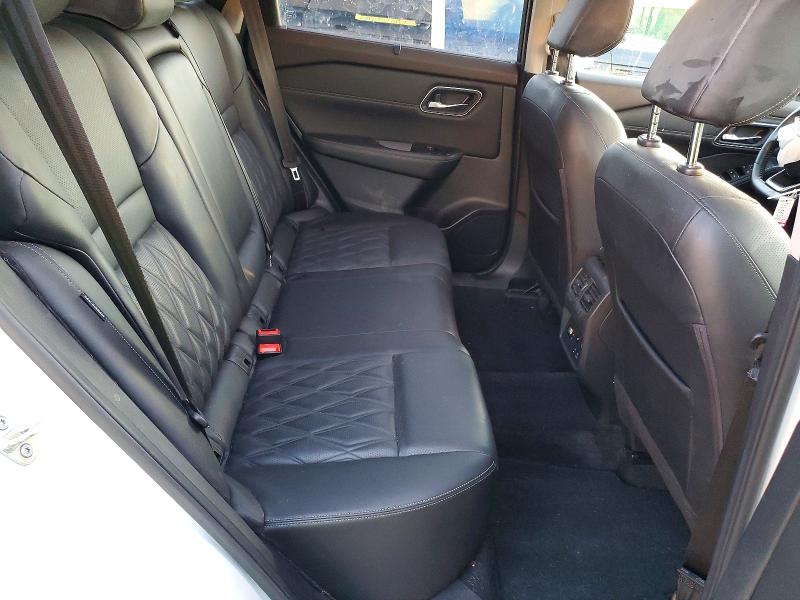 Фото 11 - NISSAN ROGUE