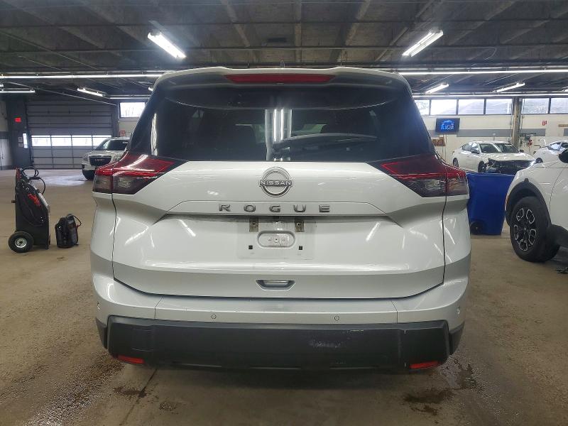 Фото 6 - NISSAN ROGUE