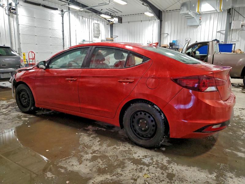 Фото 2 - HYUNDAI ELANTRA