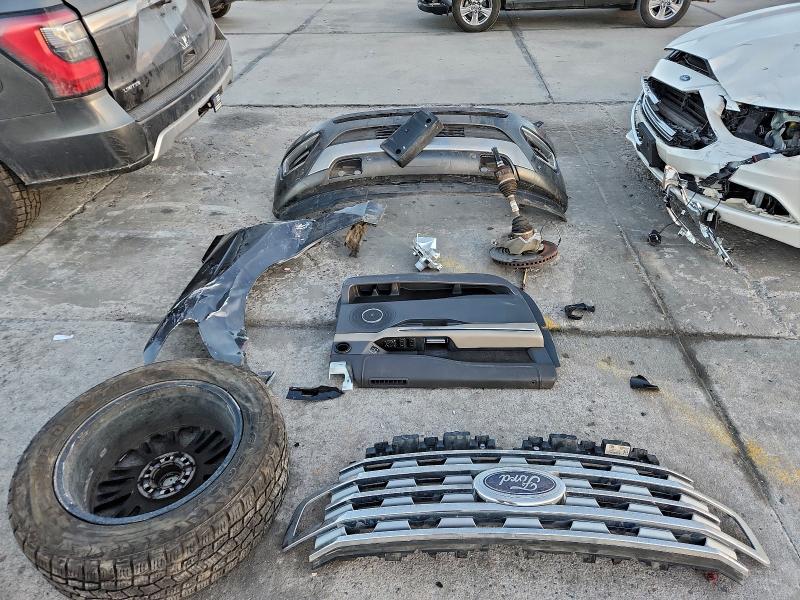 Фото 13 - FORD EXPEDITION