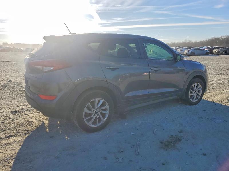 Фото 3 - HYUNDAI TUCSON