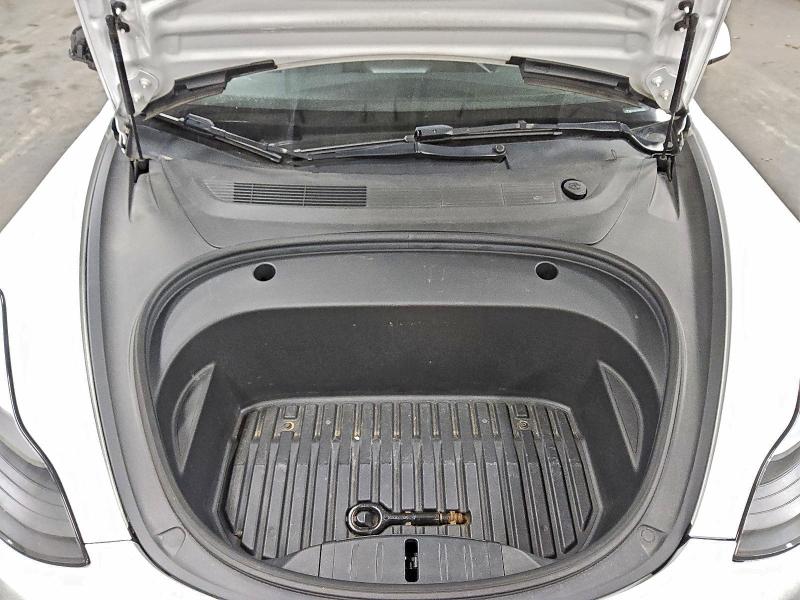 Фото 11 - TESLA MODEL 3