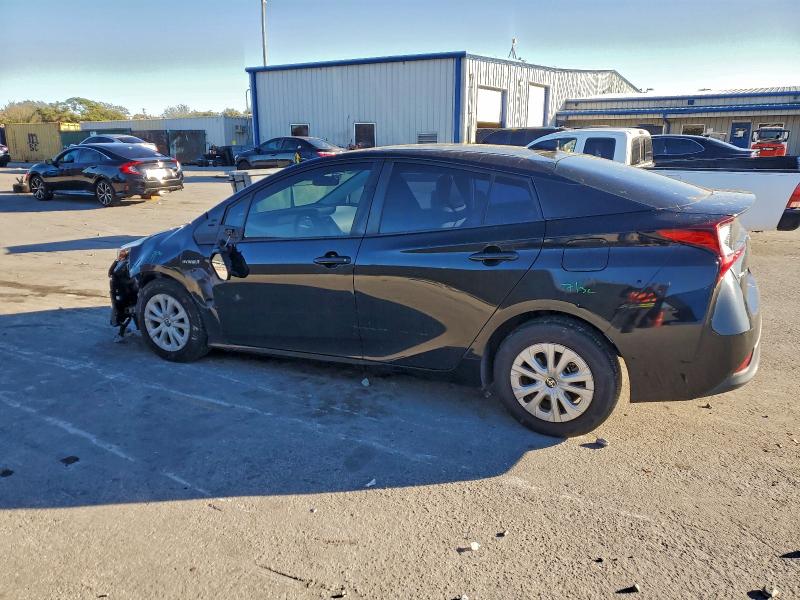 Фото 2 - TOYOTA PRIUS