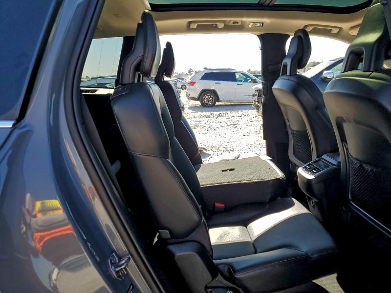 Фото 11 - VOLVO XC90