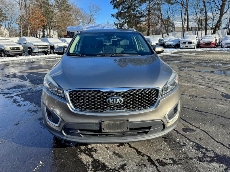 Фото 5 - KIA SORENTO