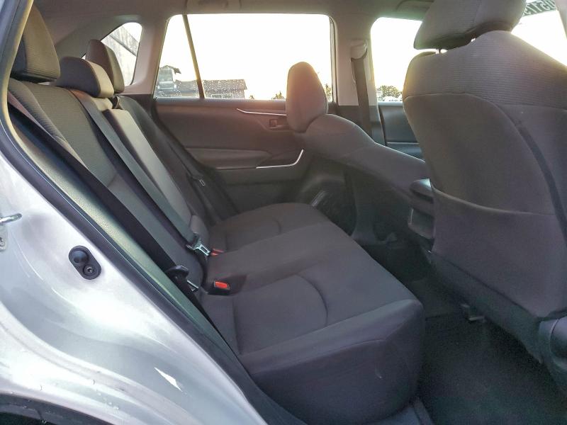 Фото 10 - TOYOTA RAV4