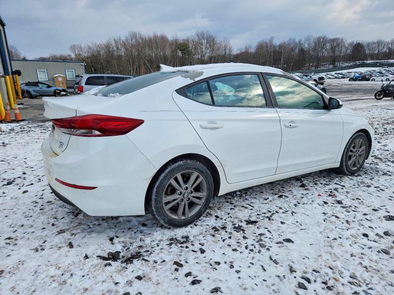 Фото 3 - HYUNDAI ELANTRA