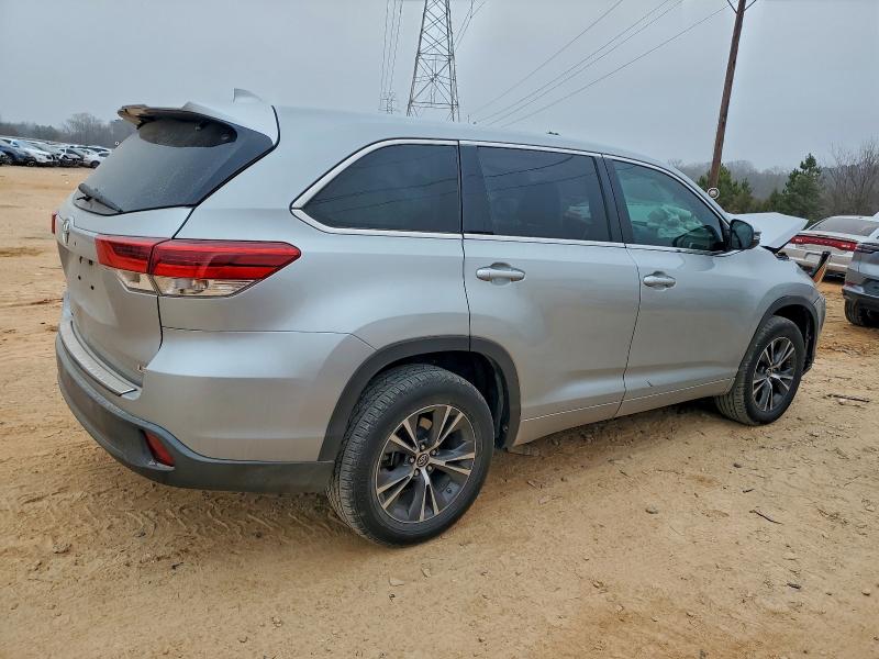 Фото 3 - TOYOTA HIGHLANDER