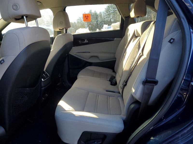 Фото 11 - KIA SORENTO