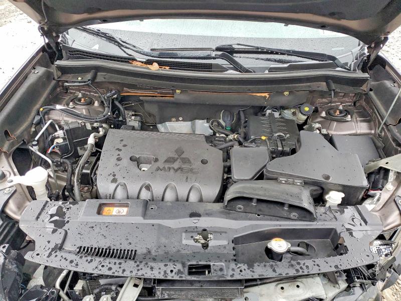 Фото 12 - MITSUBISHI OUTLANDER