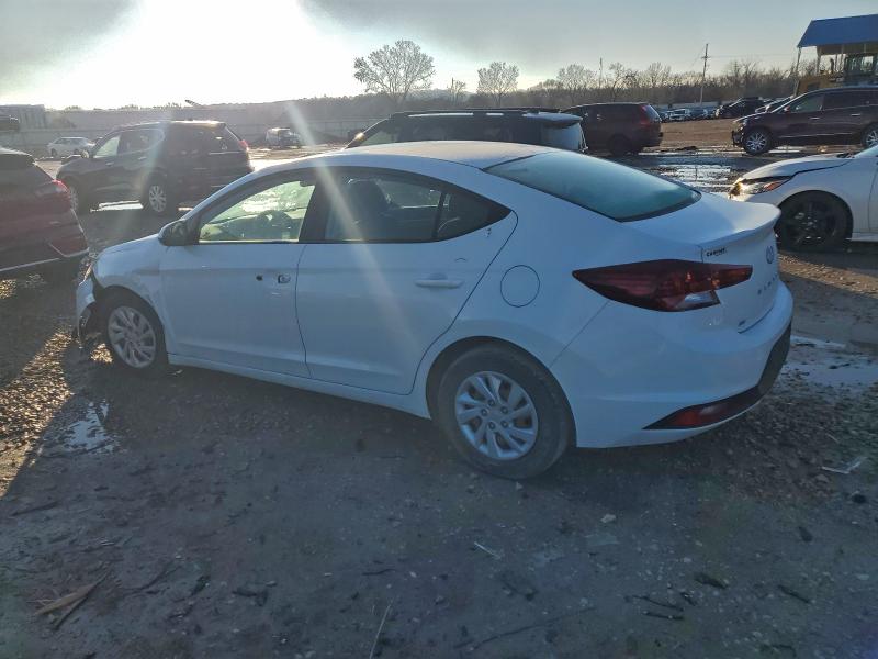 Фото 2 - HYUNDAI ELANTRA