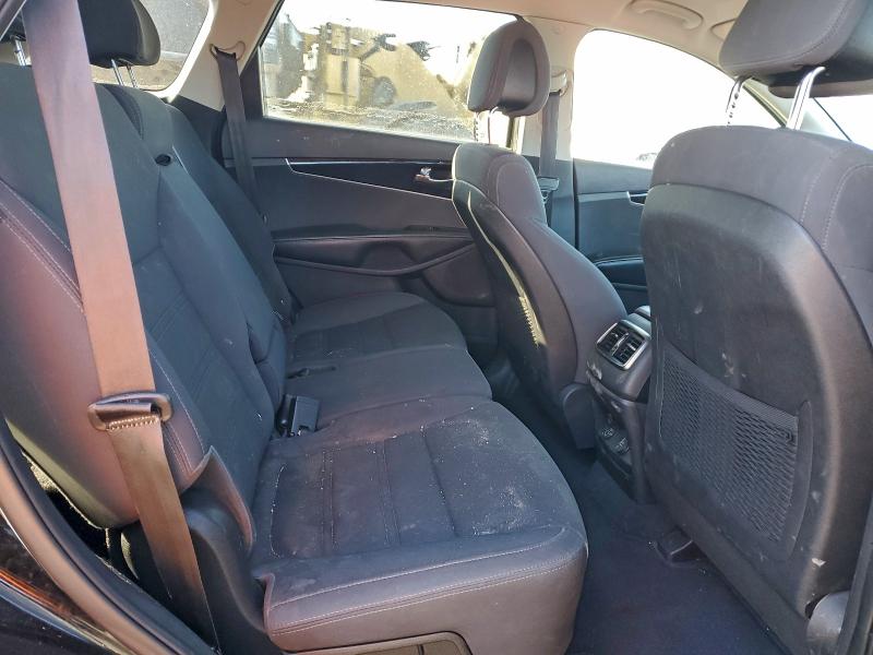 Фото 11 - KIA SORENTO