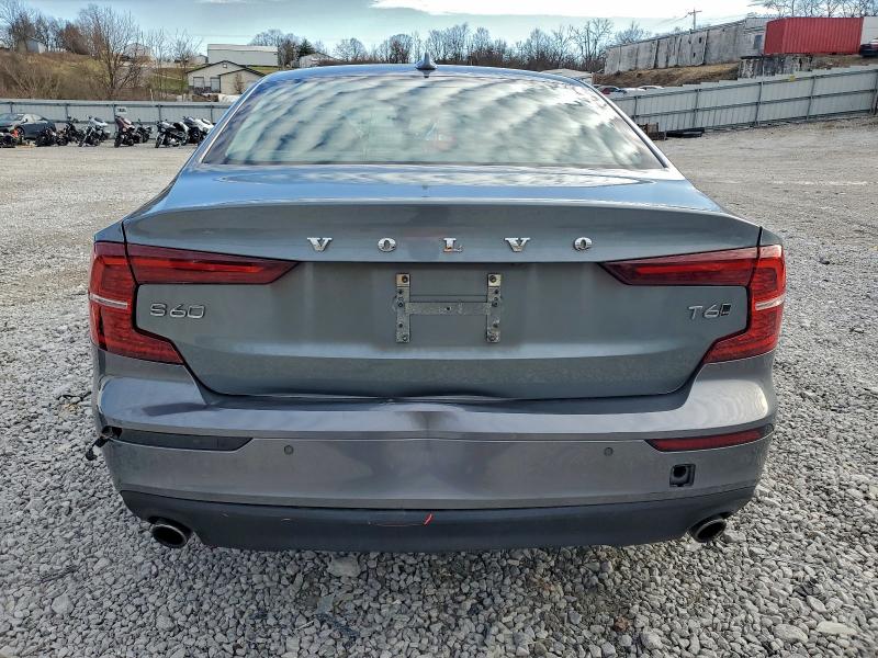 Фото 6 - VOLVO S60