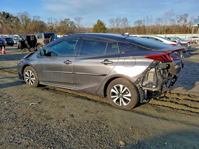 Фото 2 - TOYOTA PRIUS