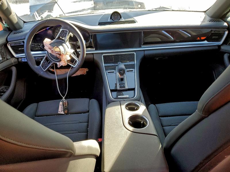 Фото 8 - PORSCHE PANAMERA